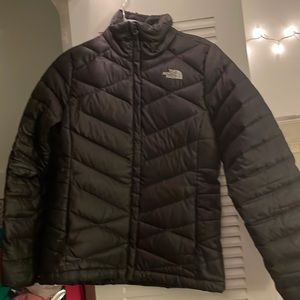 A North Face 550 Down Puffer Women’s Small Black